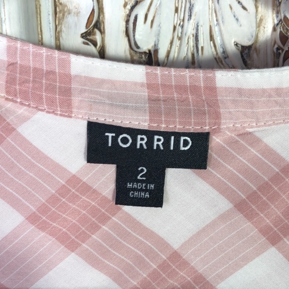 TORRID Dusty Pink and White Plaid Long Sleeve Babydoll Button Down Top Size 2 - Picture 6 of 10